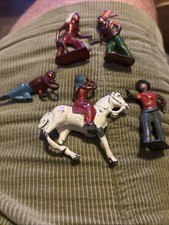 VINTAGE BARCLAY MANOIL LEAD TOY METAL INDIAN FIGURES Lot Of 5