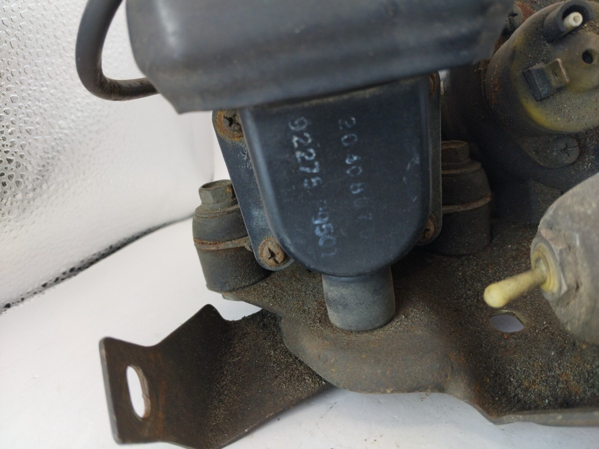 1979-1983 Datsun Nissan 280ZX Complete Vacuum Tank Pump Canister