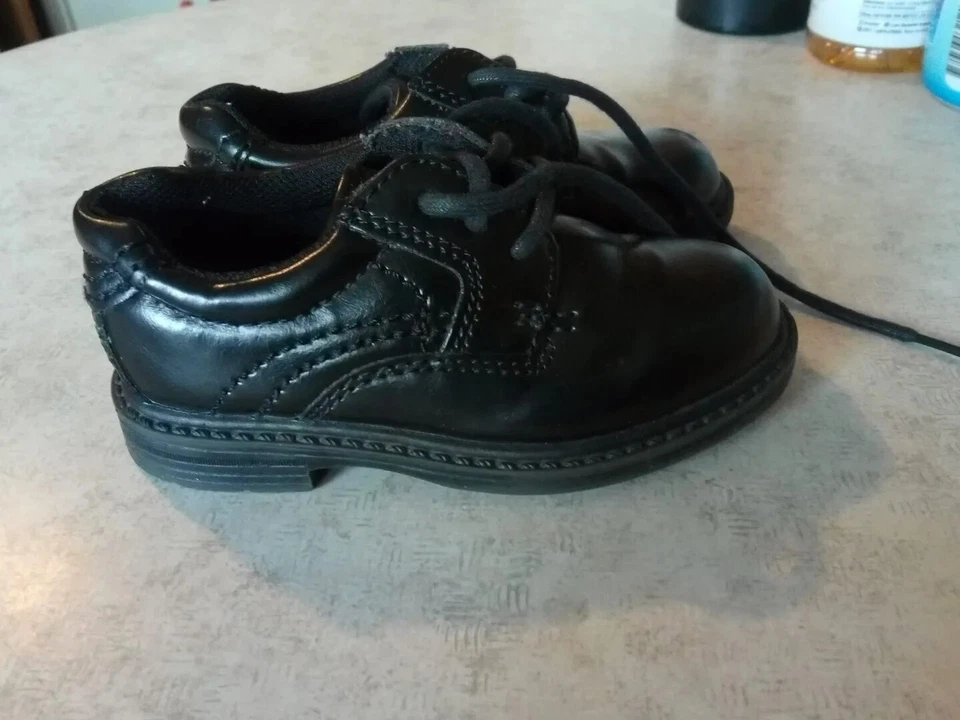 Sapatos sociais GEORGE infantil masculino preto tamanho 7 - Muito bom estado - Sem arranhões - Imagem 4 de 4