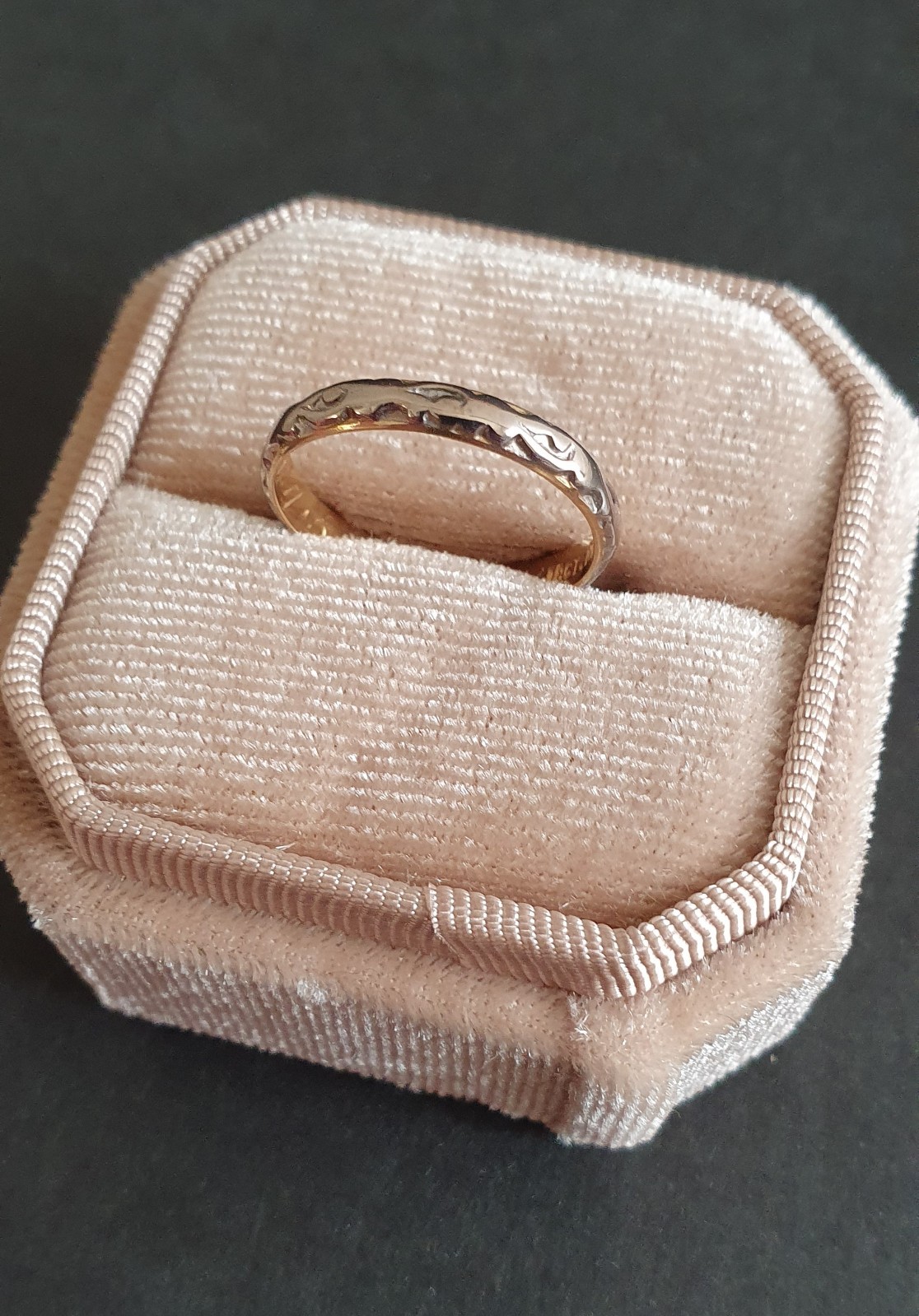 Solid 18ct Yellow Gold Ring "RD Pend" Hallmark 1.… - image 2