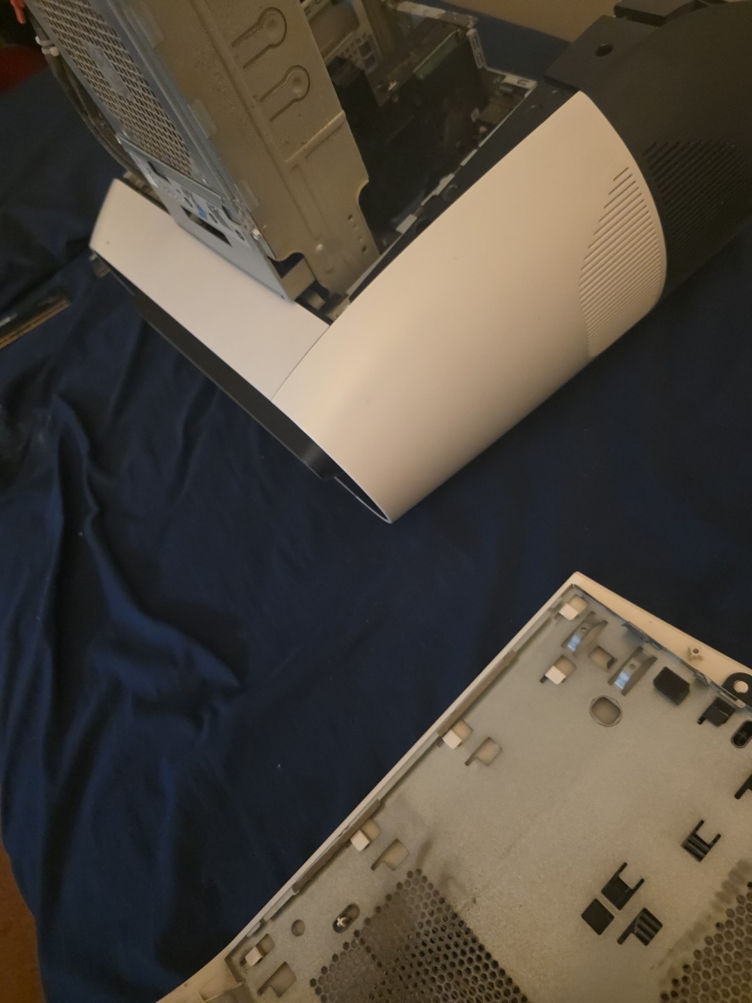 [NO CPU & GPU or RAM] Alienware Aurora R11 Case, FAULTY Mobo, AIO, 850W ...