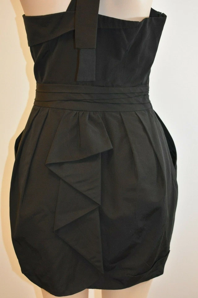 Vestido preto Twenty 8 Twelve um ombro pequeno tamanho 6 à venda - Imagem 3 de 4