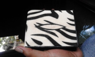 STINGRAY SKIN LEATHER MEN'S BIFOLD WALLET - ZEBRA MOTIF - (FREE SHIPPING)