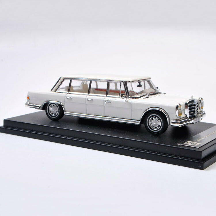 DCM Maßstab 1:64 Mercedes-Benz 600 Pullman W100 Close Top Car