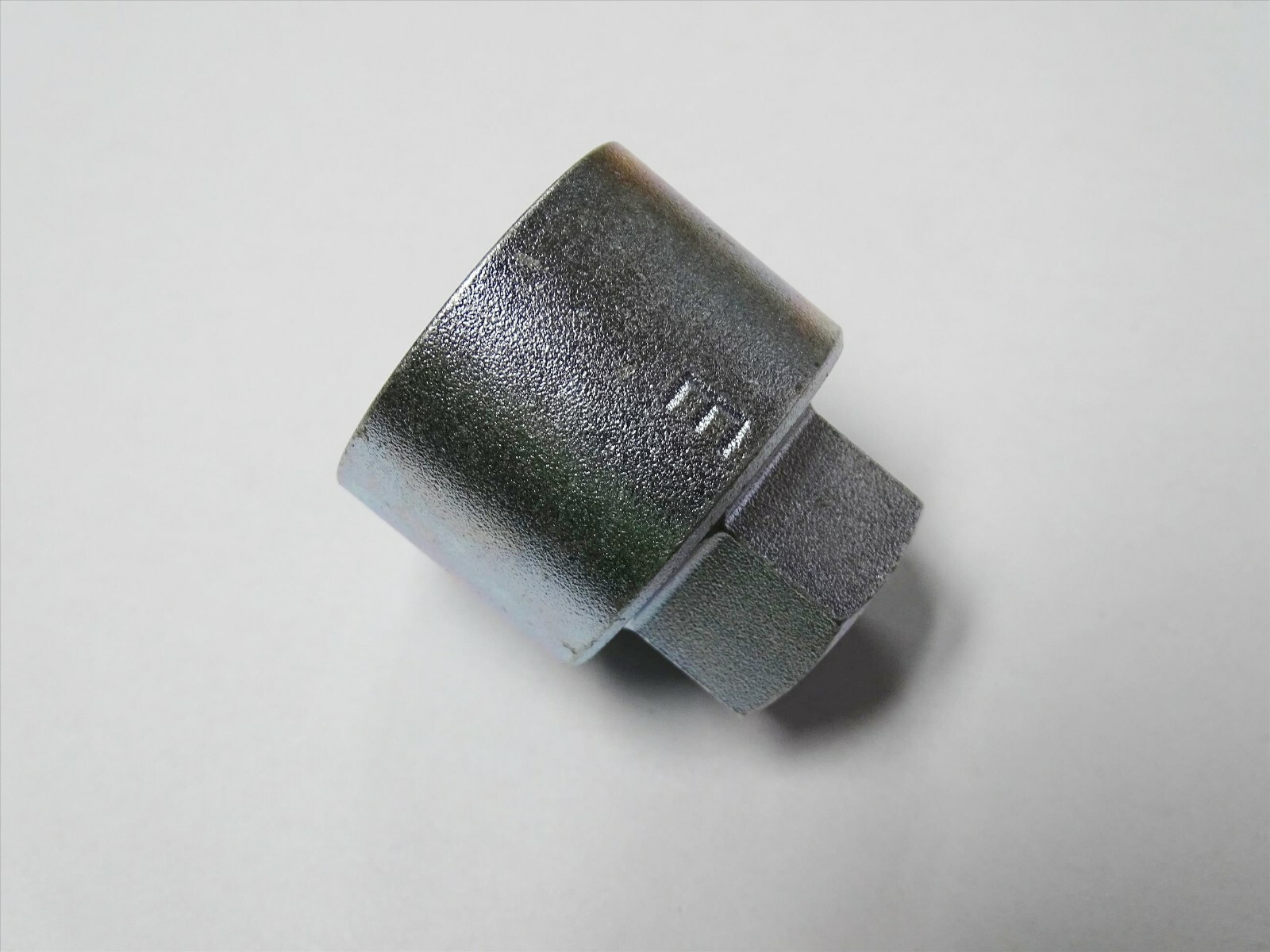 GENUINE LAND ROVER DISCOVERY 3 / 4 RANGE ROVER LOCKING WHEEL NUT BOLT