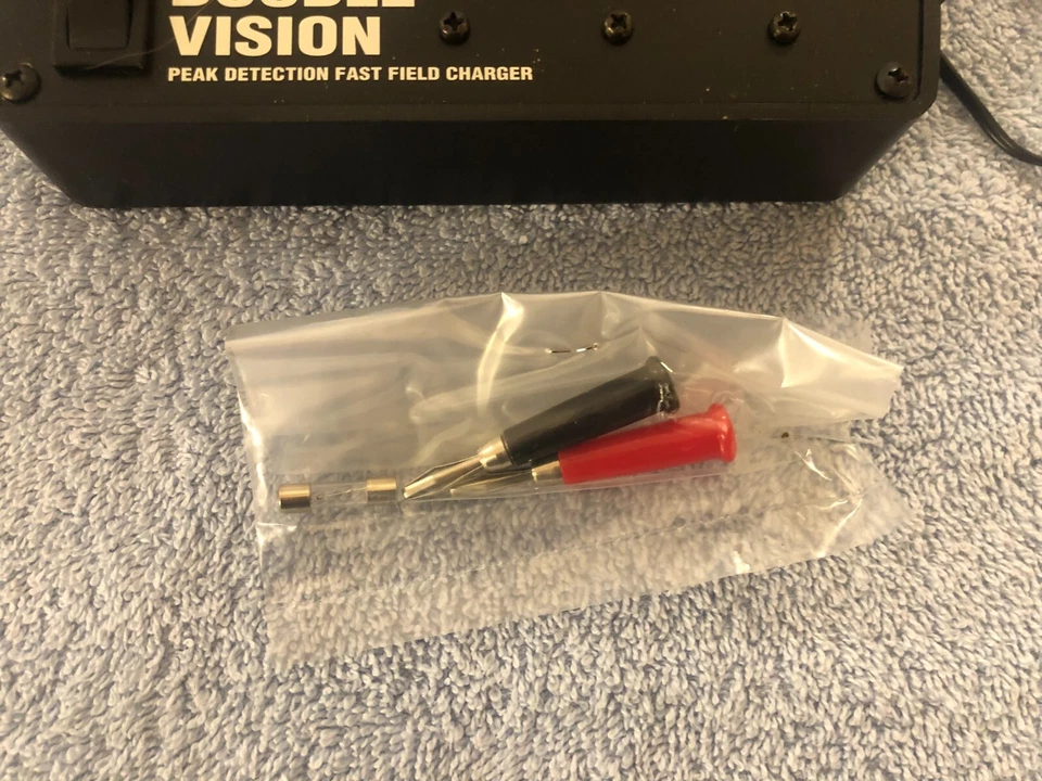 Hangar 9 Double Vision Ni-Cad Battery Field Charger HAN114 NEW!! - Image 4 of 4