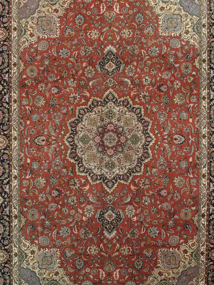 Traditional Hand-Knotted Tabrize Area Rug | 8'3" x 11'6" | 100% Wool/Silk Blend - Image 3 of 4