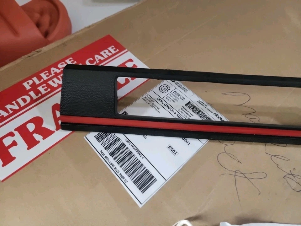 1984 - 1987 Chevrolet Cavalier NOS LH Marker Light Bezel Fender Lamp 14077372 GM - Image 3 of 4