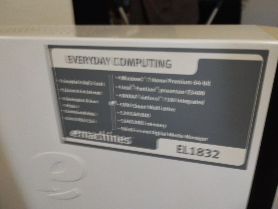 pc Emachines el1832 slim bianco 4gb - Immagine 3 di 4