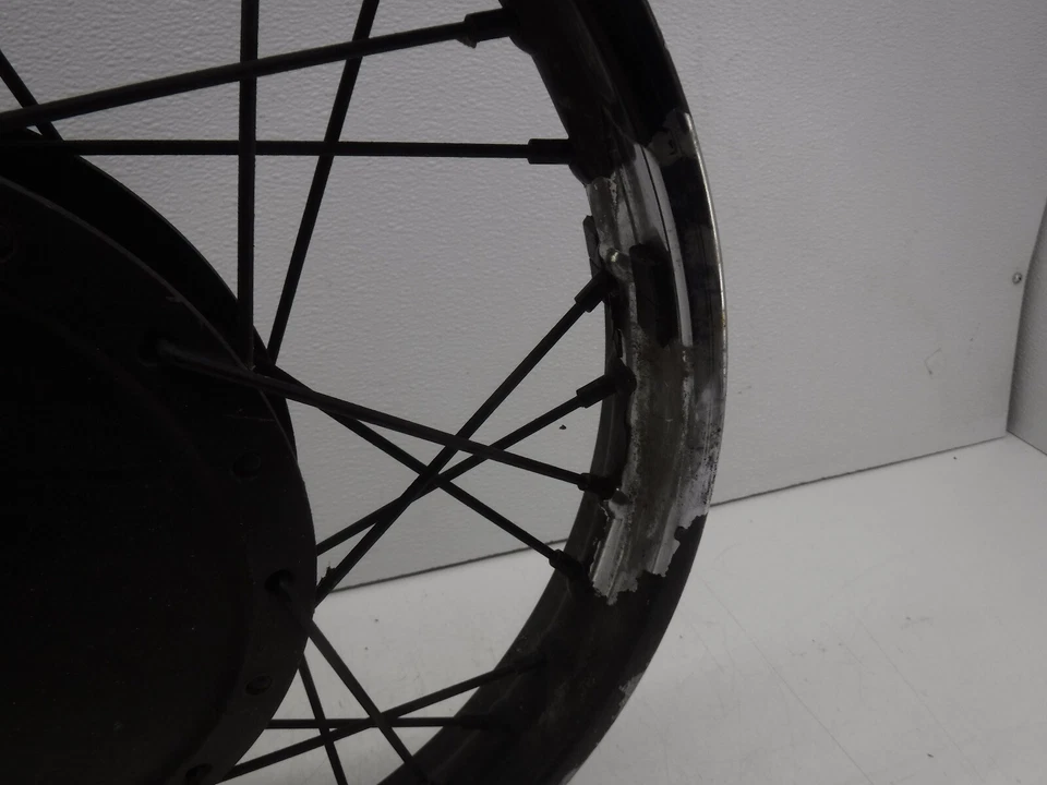 Llanta delantera Yamaha XS400-2 78-79 Foto 3 de 4