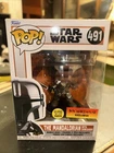 Funko POP! Star Wars 491 The Mandalorian -Mandalorian w DarkSaber GITD Exclusive