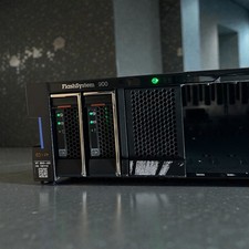 IBM FlashSystem 900 12 x MicroLatency Bay Storage Enclosure 9843-AE2 2x Canister