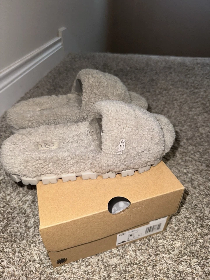 Nuevo Talla 6 Uggs Acogedor Cozzetia  Foto 2 de 4