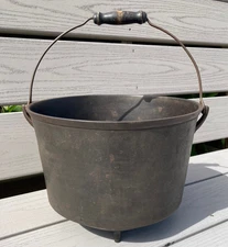 Antiq. 1800's Cast Iron Bean Pot~Kettle~Cowboy Cauldron #9 Gate Mark~Wood Handle