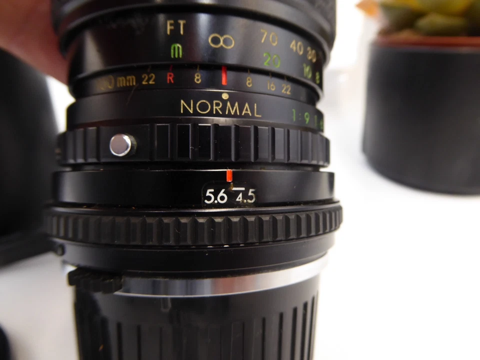 Sigma Zoom-K Macro 1:4.5 100-200 mm f4.5 Olympus Mount Camera Lens With Case - Image 2 of 4