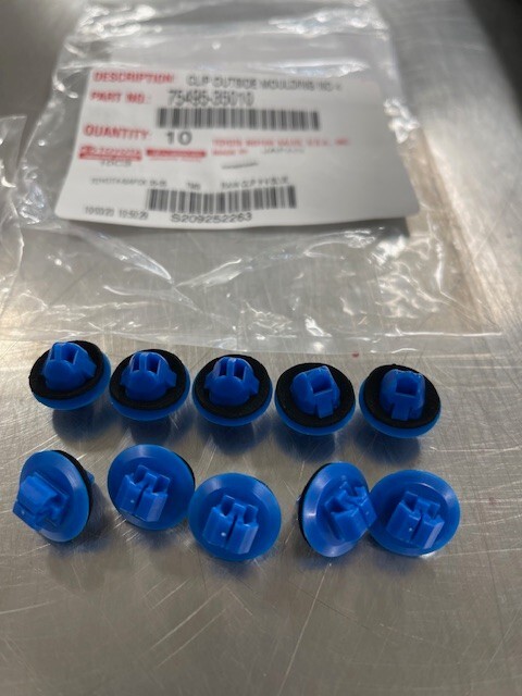 Toyota Rocker and Fender Flare Clips | 7549535010 7539535070 | OEM