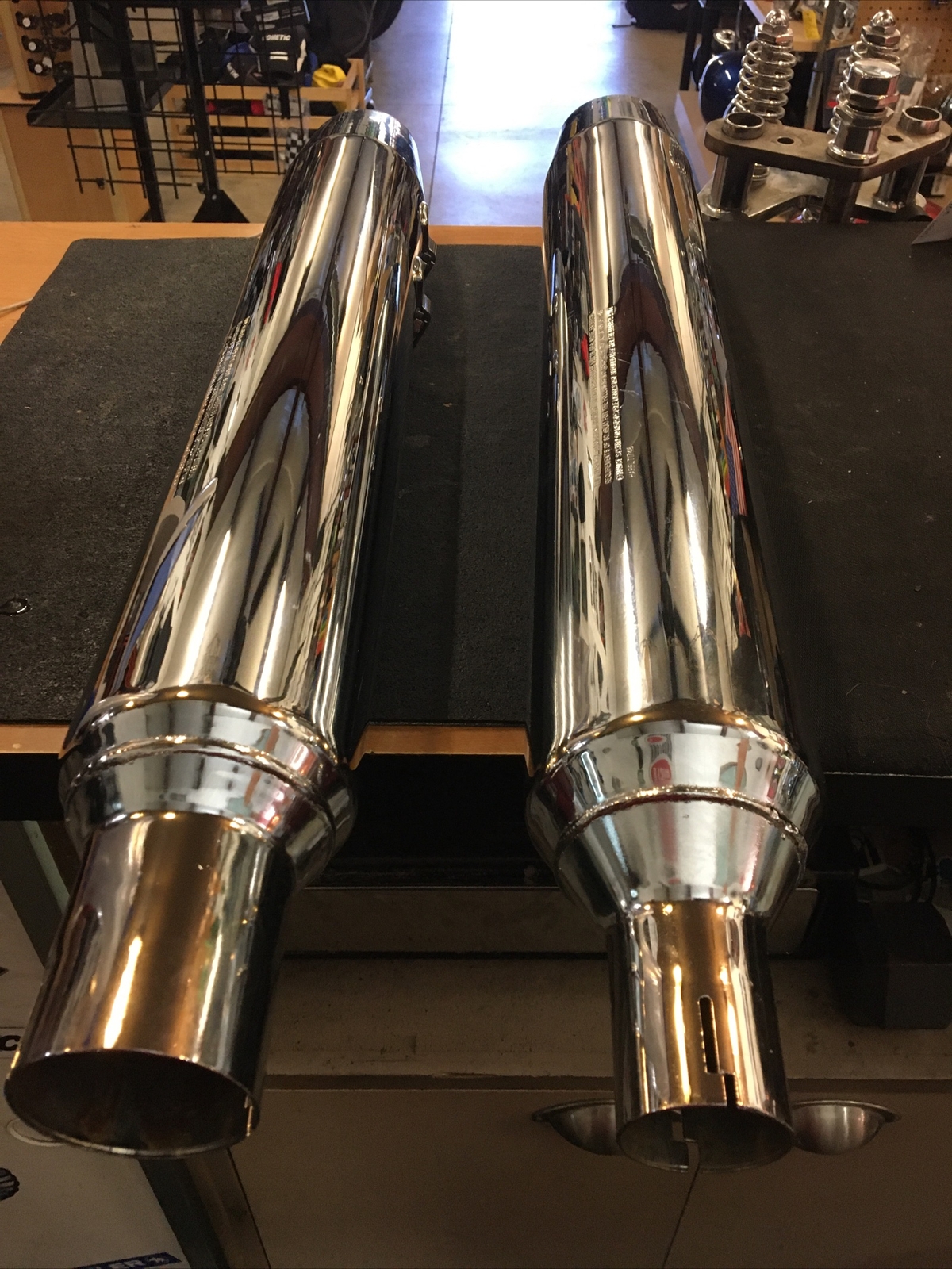 Harley Davidson OEM Touring Mufflers #64900235/64900236 | eBay