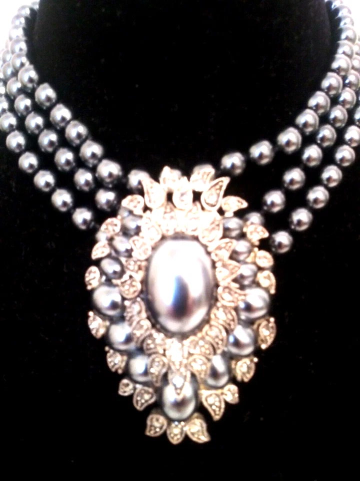 Collar de perlas grises broche de cristal!