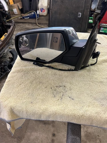 2014-2018 silverado LH drivers chrome / black power side view mirror OEM 15 16