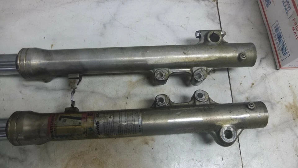 Amortiguadores horquillas delanteras Kawasaki ZN1100 ZN 1100 LTD 85 tubos Foto 2 de 4