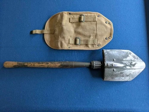 Original WW 2 US military army issued folding Entrenching Shovel 1944