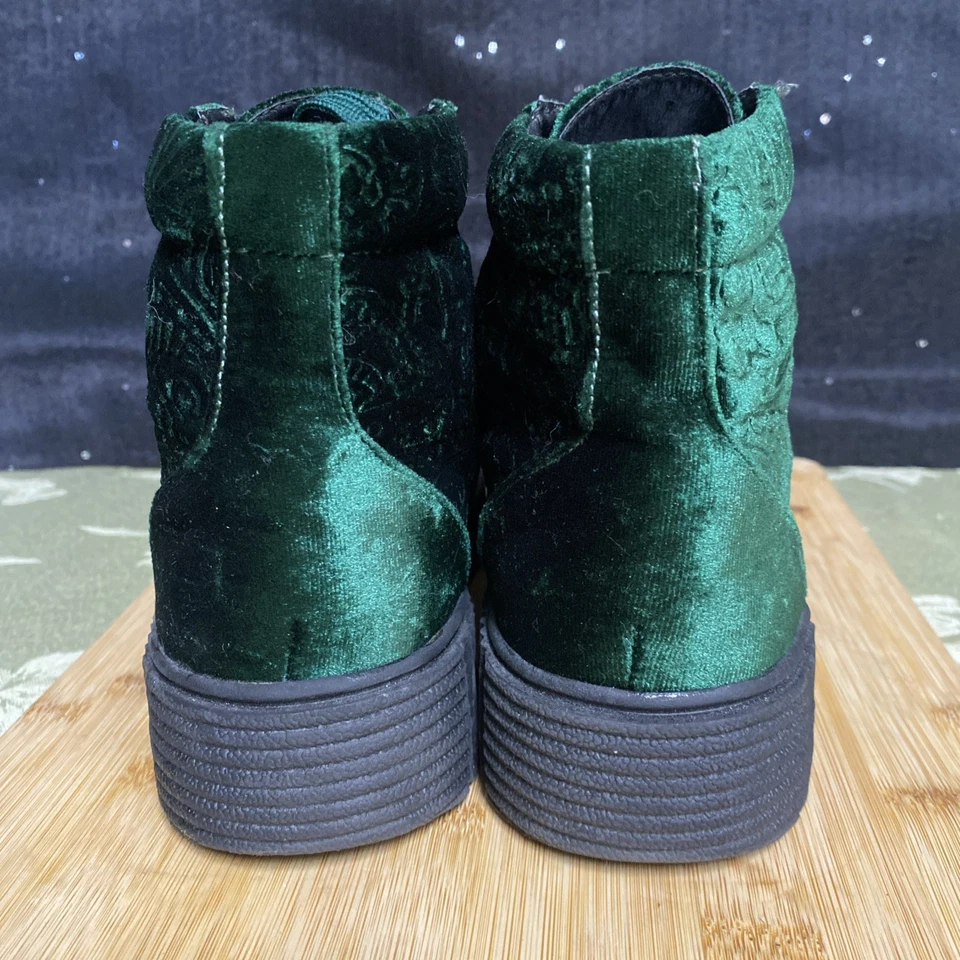 Tenis de plataforma alta de terciopelo verde Qupid - Talla 6 - Floral cachemir en relieve Foto 4 de 4