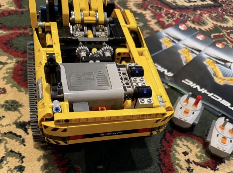 Lego Technic 8043 Excavator Complete Working Perfect With Books & Remotes - Image 4 of 4