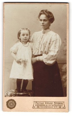 Photography Atelier Stern, Dresden, Waisenhaus-Strasse 38, Mother and Little Toc 