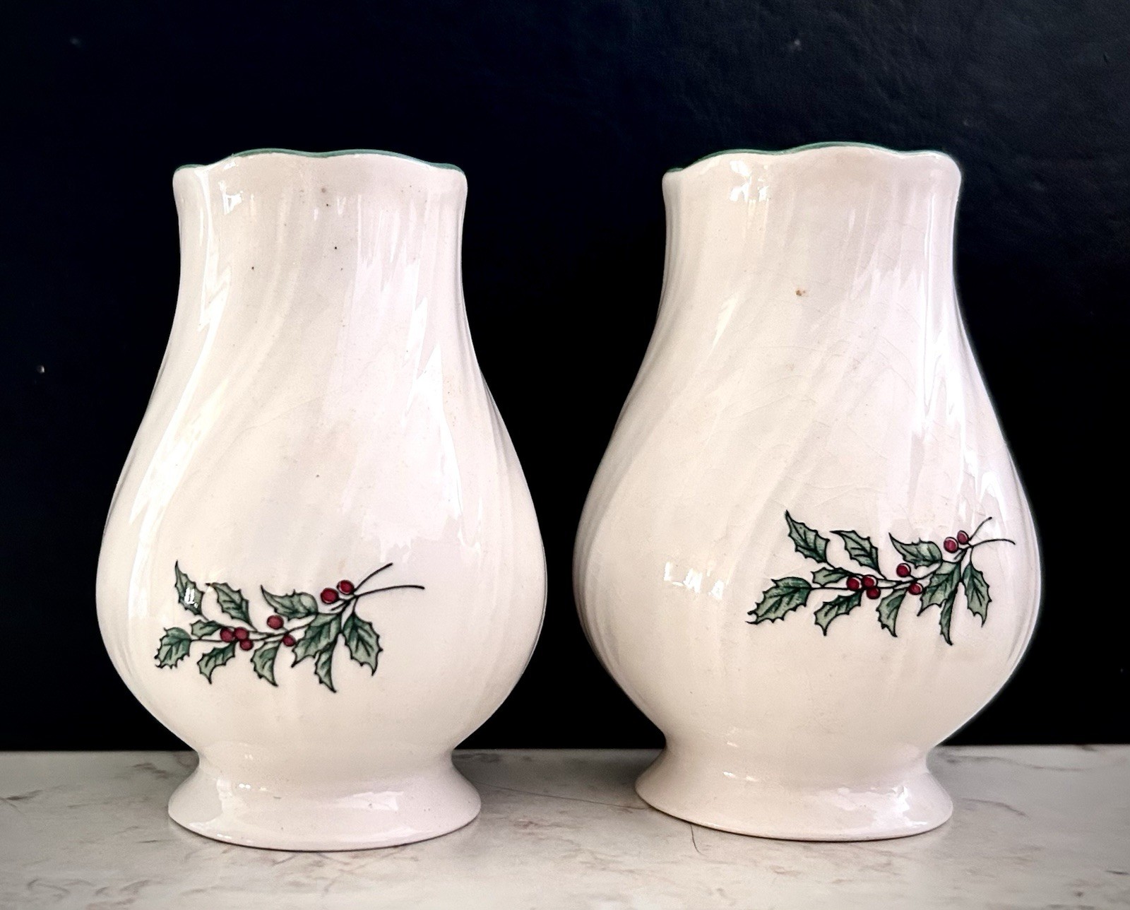 Nikko Japan Happy Holidays Porcelain Salt & Pepper Shakers Holly Design! READ!