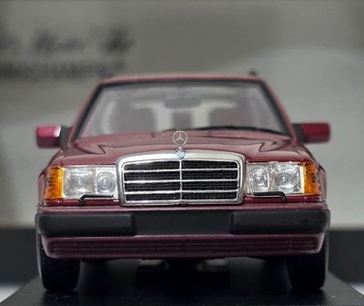 Mercedes-Benz E-Class (W124) 320 TE SW 1990 Red 1:43 Minichamps