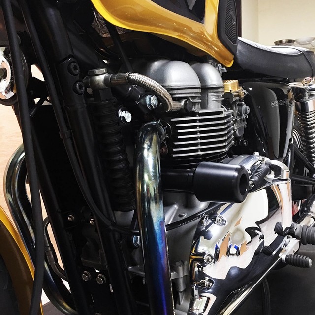 Triumph Bonneville T100 Thruxton Frame Crash Sliders Bobbin eBay