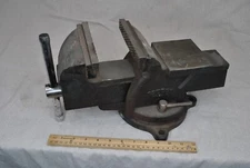 BESSEY 6 in. Heavy-Duty Bench Vise with Swivel Base