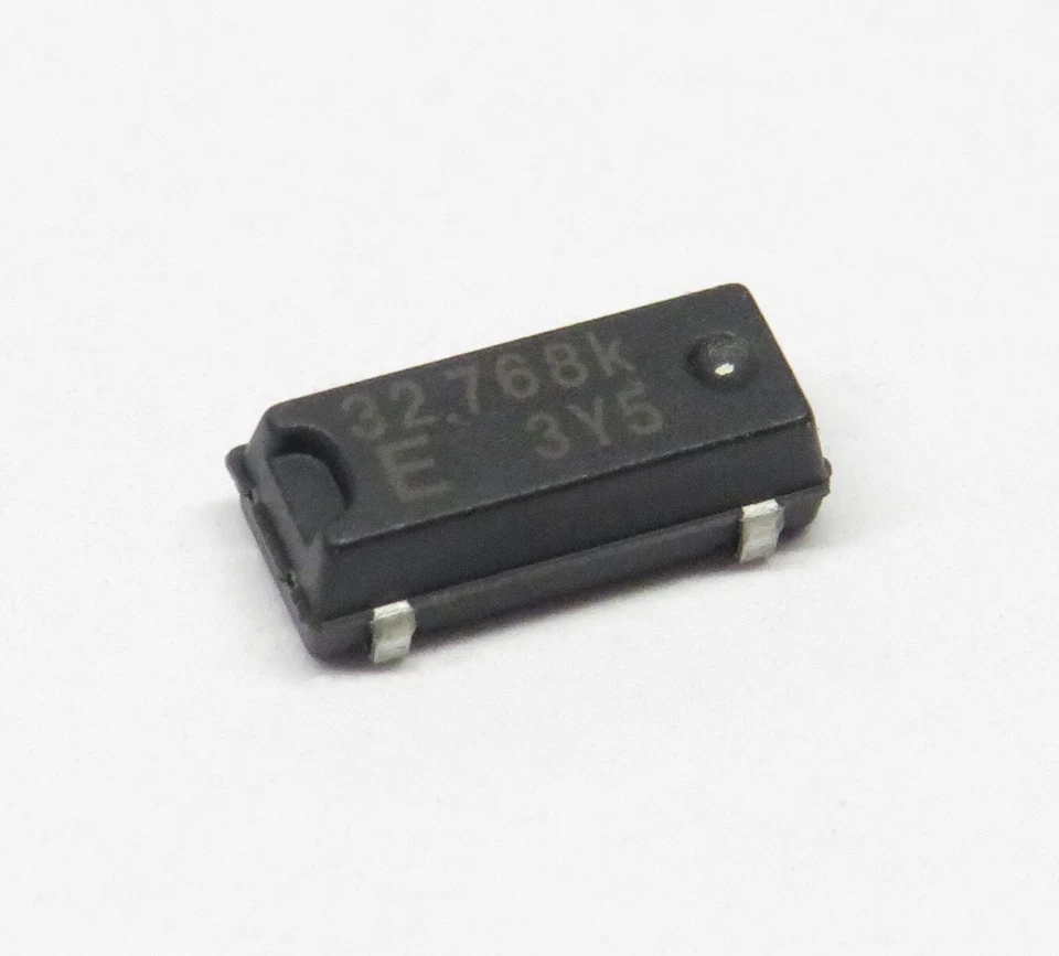 20 Stück SMD Crystal unit 32.768kHz 12.5pF ±50ppm, Seiko Epson MC-306 32.768kHz
