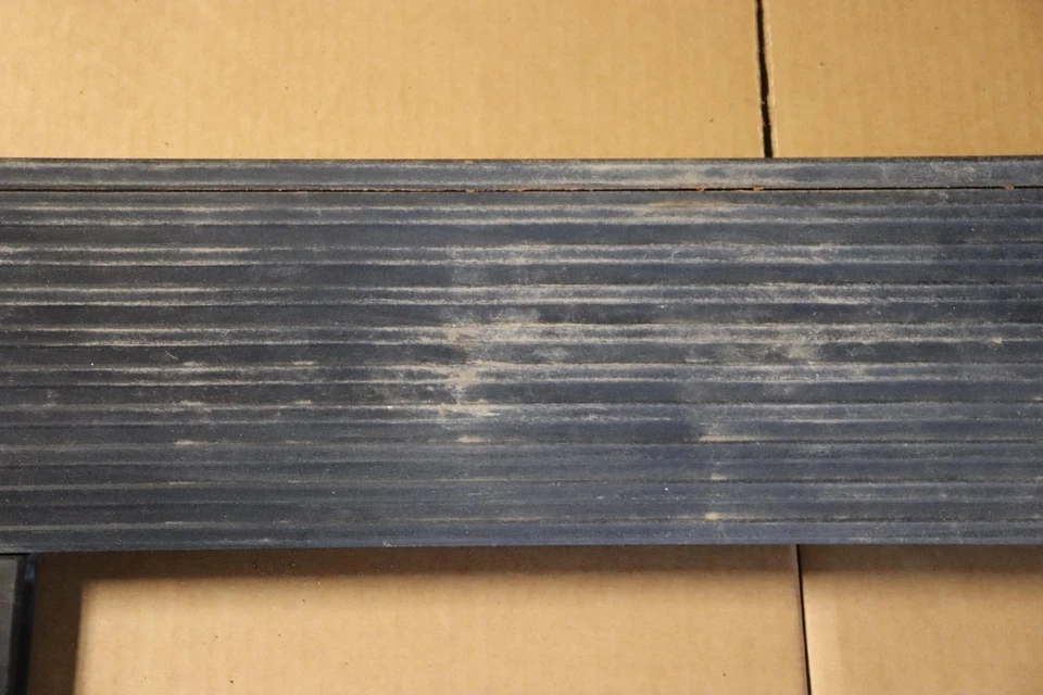 2015-2019 GMC SIERRA 2500 高清 DENALI 右乘客电源运行板 原始设备制造商 — 第 3/4 张图片