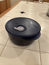 Tupperware Vent N Serve 3.5 Cup Microwave Dis...