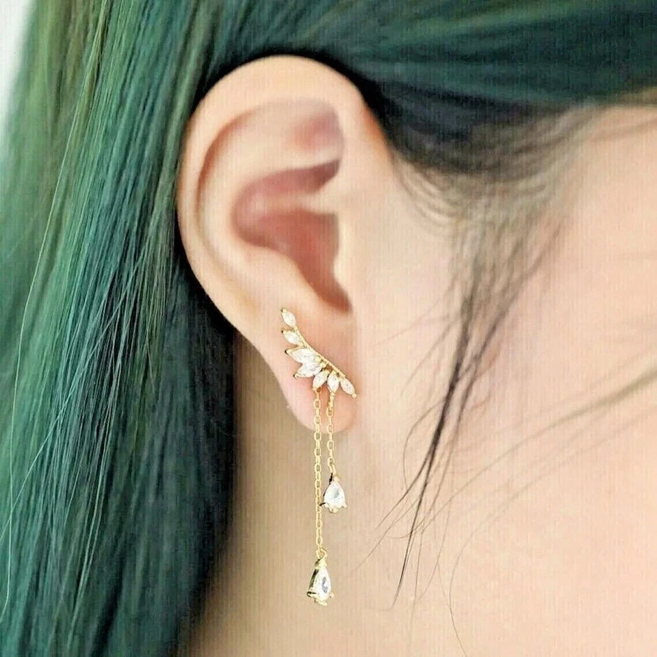 Brincos pendurados e gota de diamante com corte de pera 2 quilates criados em laboratório acabamento em ouro amarelo 14K - Imagem 2 de 3