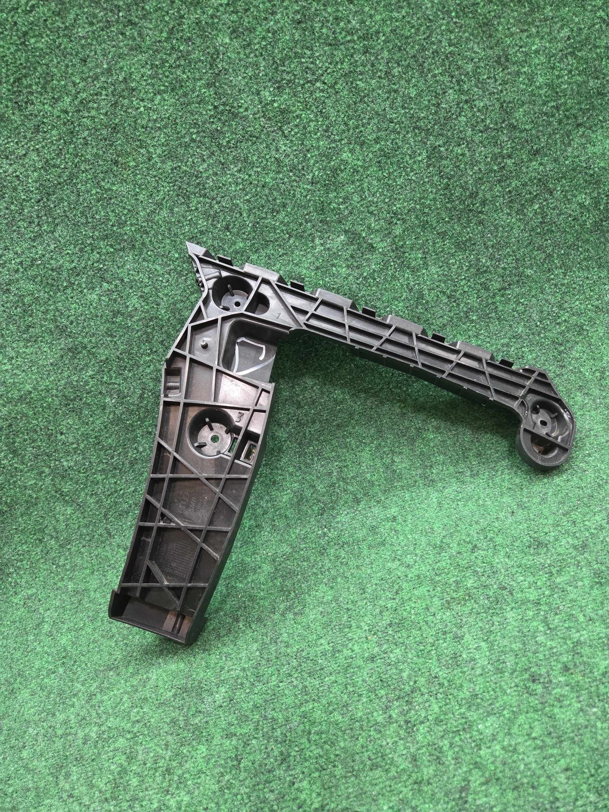 2020-2025 Audi A4 Left Rear Bumper Guide Bracket Oem 8w5807453a