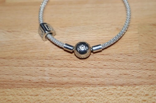 Pandora Moments Sterling Silver Mesh Bracelet Small With Letter E Charm 925 - Afbeelding 2 van 3