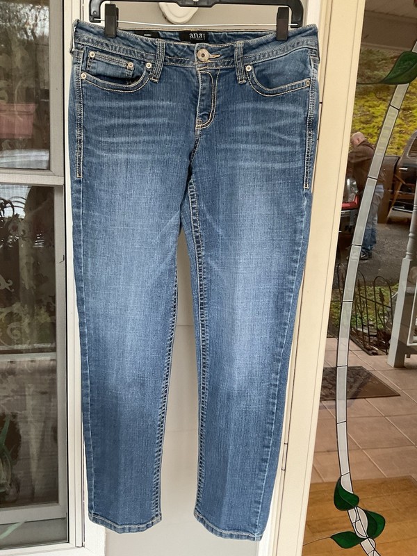 A.N.A. A New Approach Women's Straight Leg 8” Low Rise Blue Jeans Size 10P GUC