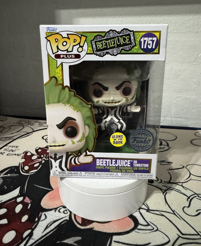 Funko Pop! Plus Beetlejuice on Tombstone #1757 - Glow in the Dark, SE