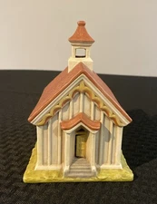 A Charming One Room Ceramic School House In HO Gauge Scale @ Byron Molds 1979
