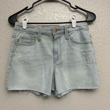 Universal Thread Women s Distressed Light Wash High Rise Midi Shorts Size 2 NWT