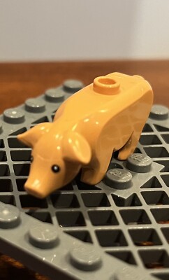 LEGO - Minifig, Animal - Pig with Black Eyes and White Pupils Pattern - Flesh