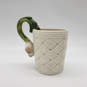 Vintage 1995 Fitz and Floyd Basket Weave Coffee Mug Green Onion Handle