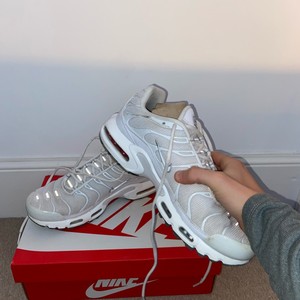 full white tns