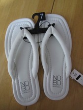 New Womens No Boundaries Puffy Flip Flop Size 7 White Memory Foam Flat