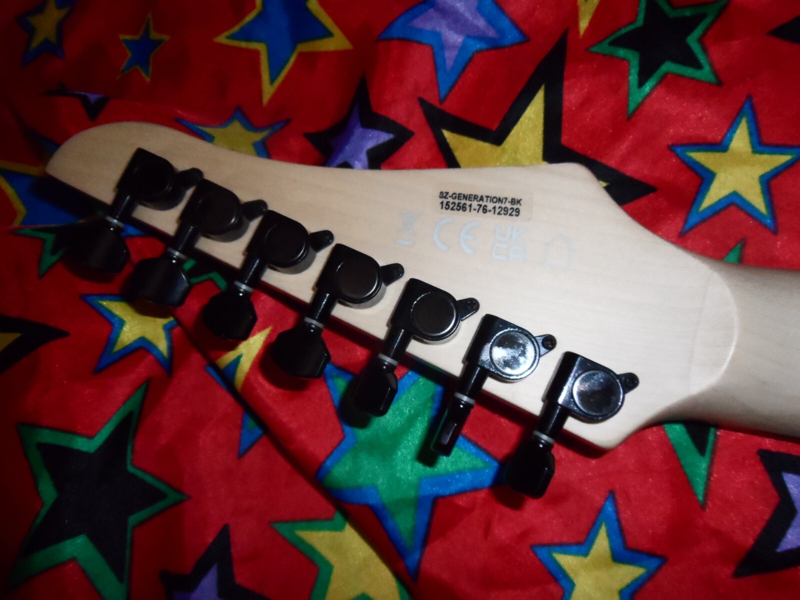 SUPERB SUBZERO 7 JET BLACK ELECTRIC GUITAR , 1 PICK UP NOT WORKING