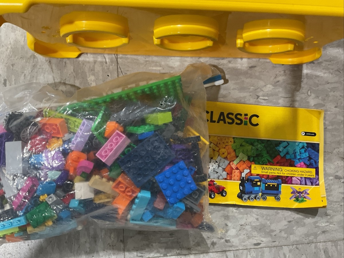 Lego 10696 Classic LEGO Medium Creative Brick Box w/ legos and