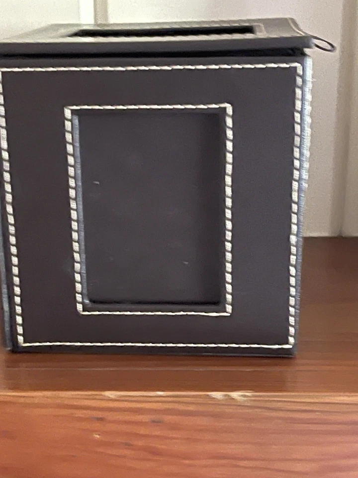 "Cubo de fotos cuadrado de cuero marrón sintético de 4 1/2"" tapa abierta para fotos de 5 a 3x3""" Foto 4 de 4