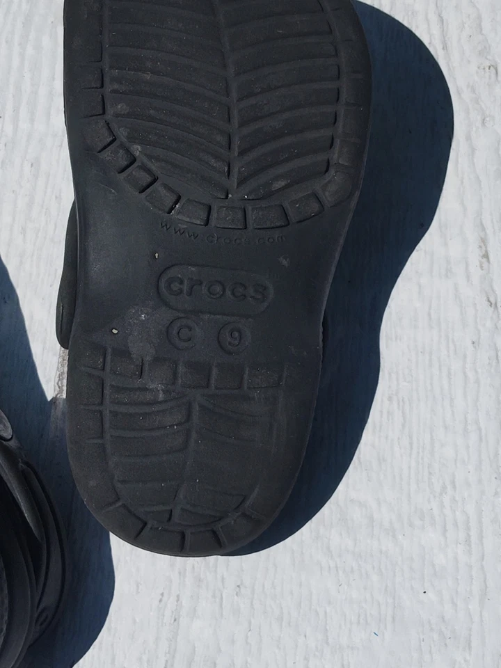 Zuecos clásicos Crocs niño pequeño talla 9c negro brillo Foto 3 de 4